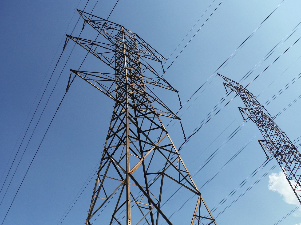 電動窗簾的電壓解析與相關(guān)探討